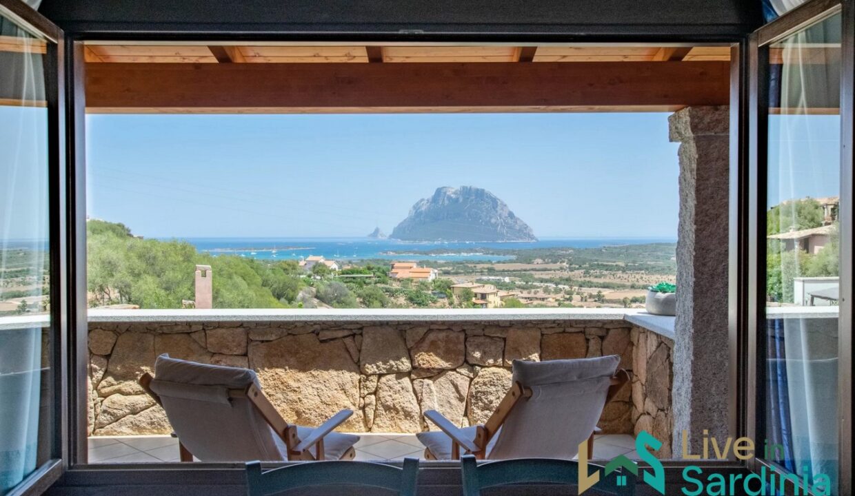 Sea-view-Villa-for-sale-Porto-San-Paolo-Sardinia (23)