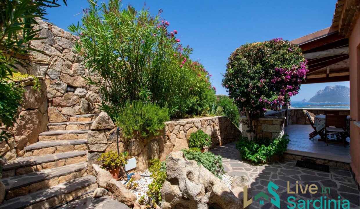 Sea-view-Villa-for-sale-Porto-San-Paolo-Sardinia (26)