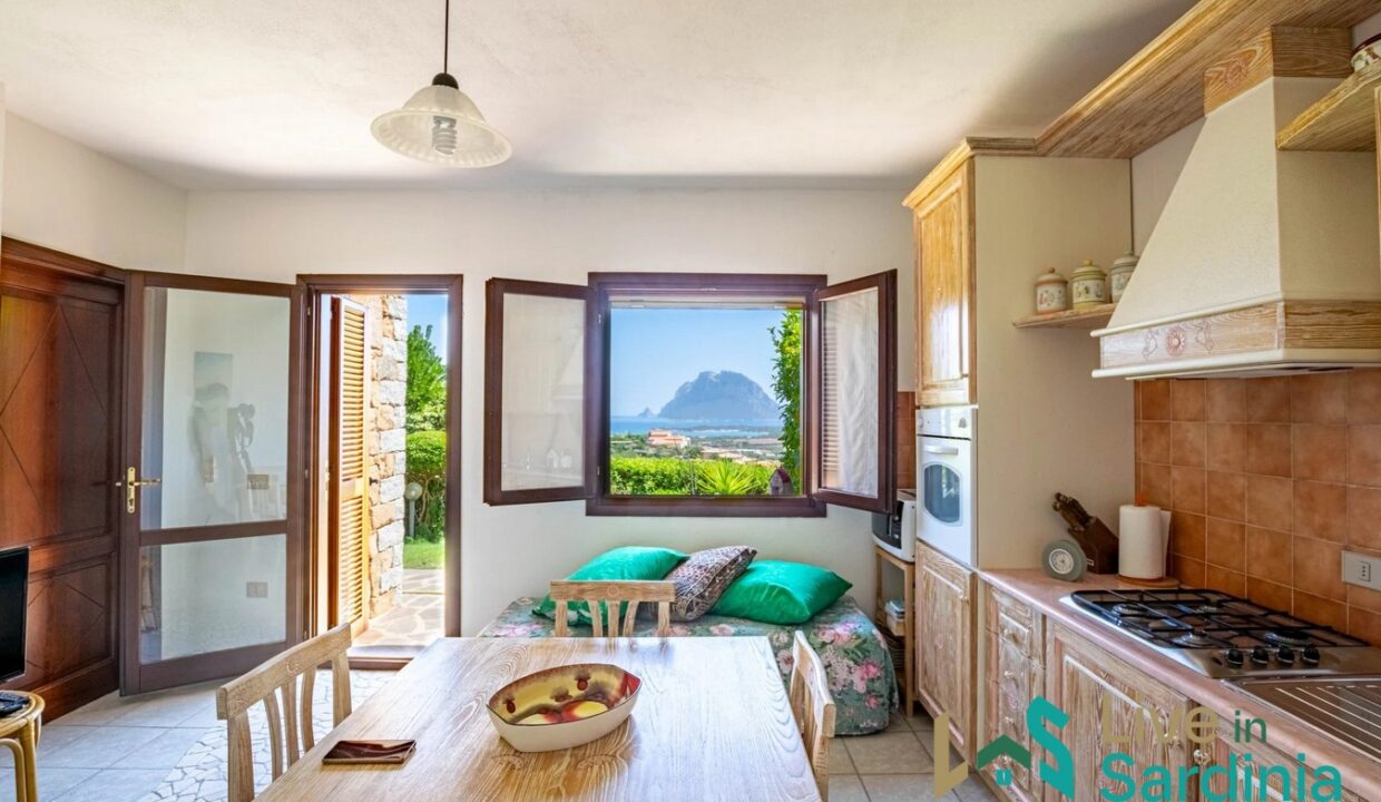 Sea-view-Villa-for-sale-Porto-San-Paolo-Sardinia (31)