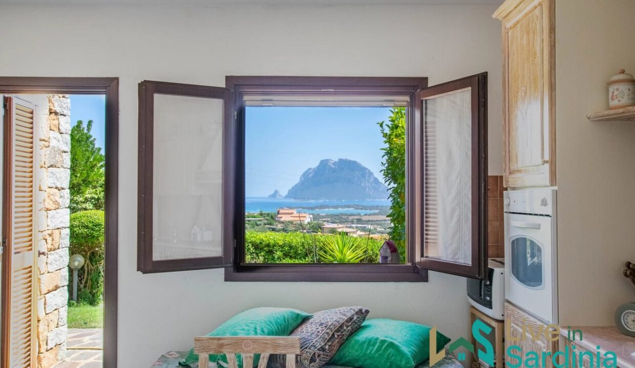 Sea-view-Villa-for-sale-Porto-San-Paolo-Sardinia (32)