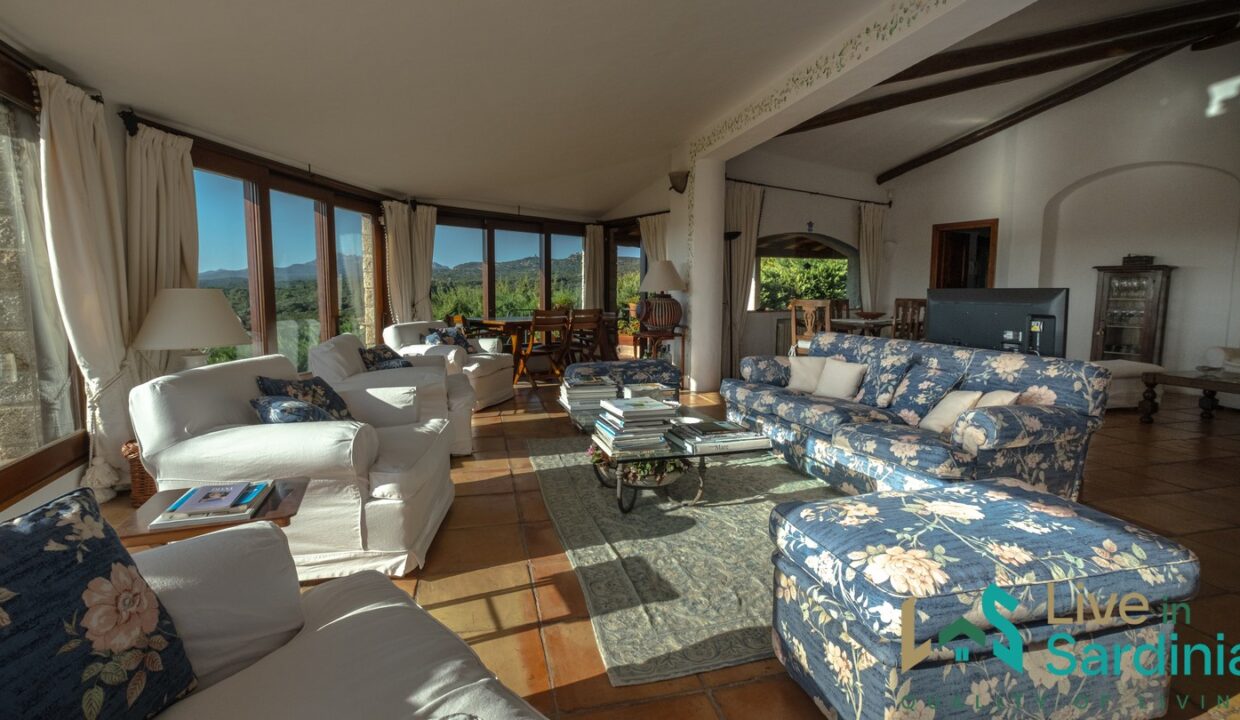 Villa-For-Sale-Porto-Cervo-Sardinia (14)