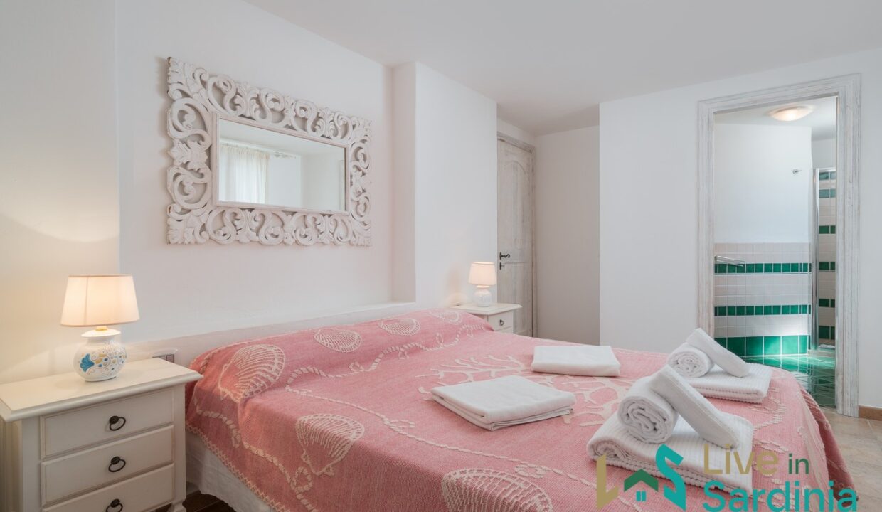 Villa For Sale With Pool And Sea View in Capo Coda Cavallo Sardinia (5)