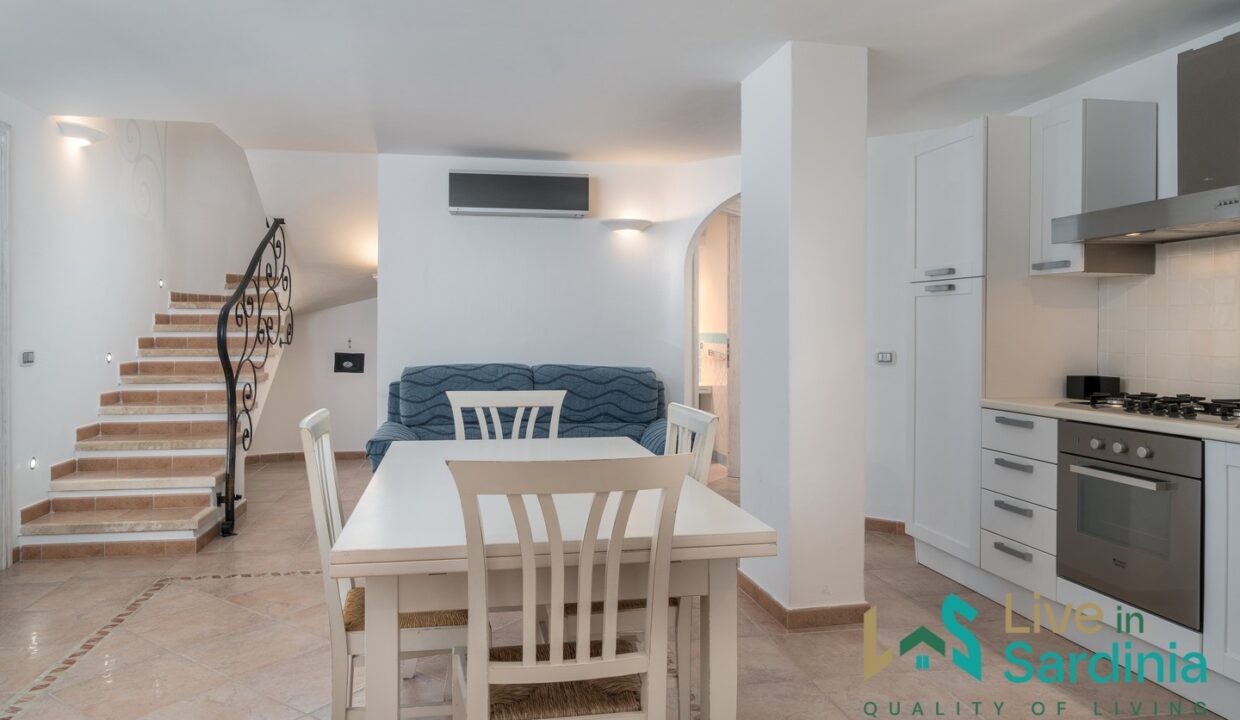 Villa For Sale With Pool And Sea View in Capo Coda Cavallo Sardinia (9)