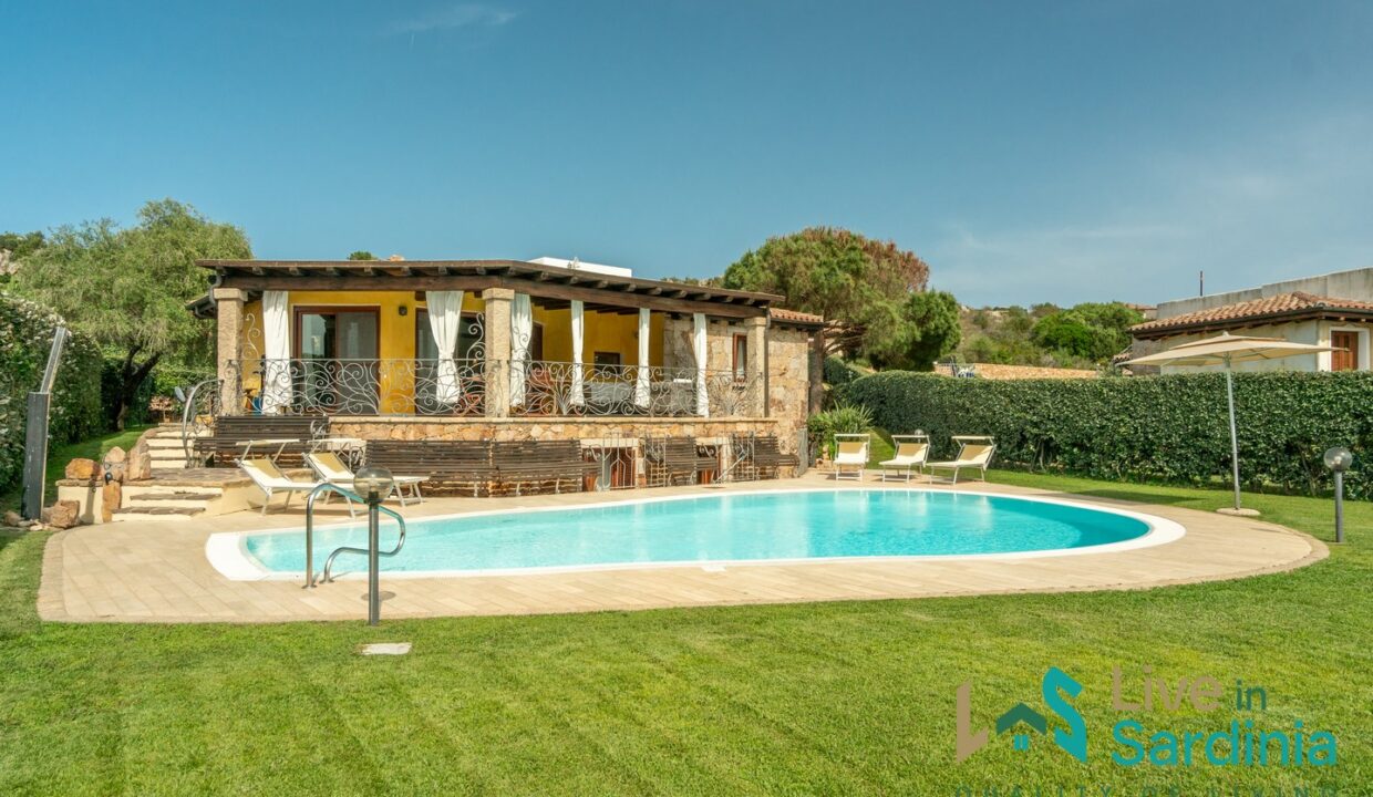 Villa For Sale With Pool And Sea View in Capo Coda Cavallo Sardinia ref. Marisol1