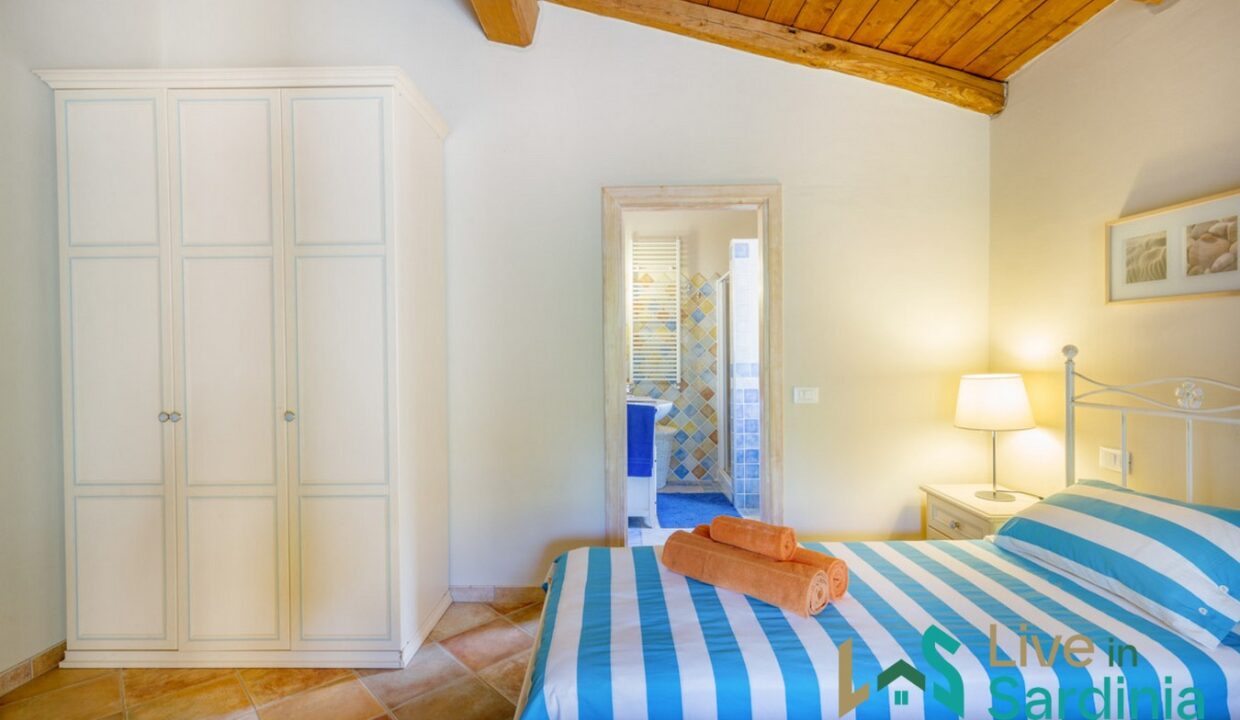Villa-for-Sale-San-Pantaleo-Sardinia (43)
