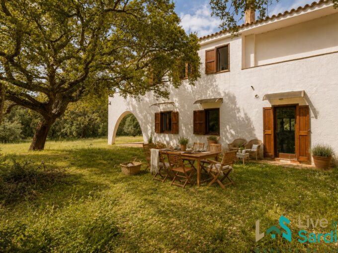 Country villa for sale near Olbia, Sardinia, with a private garden and outdoor dining area