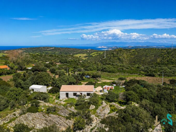 Traditional stazzo house for sale in Aglientu Sardinia with private land