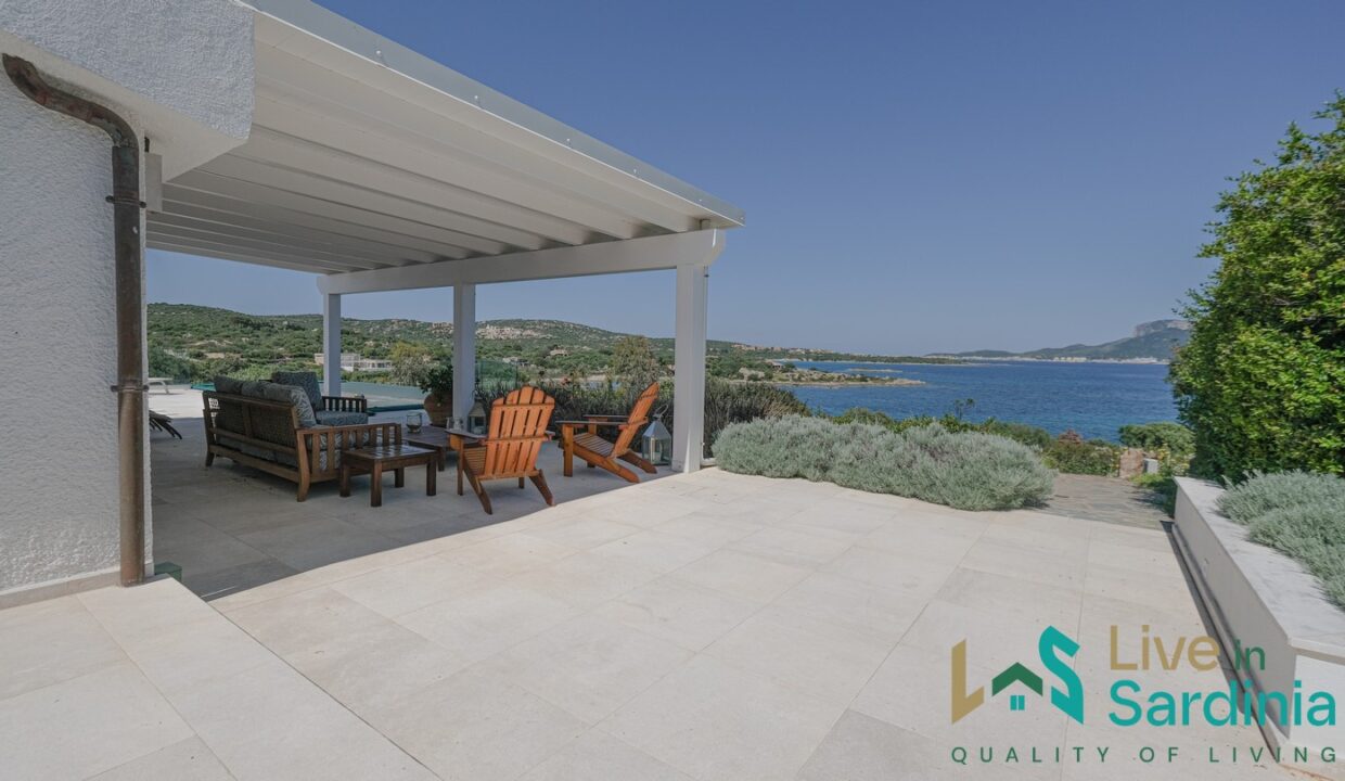 Beachfront-Villa-For-Sale-Costa-Smeralda (102)