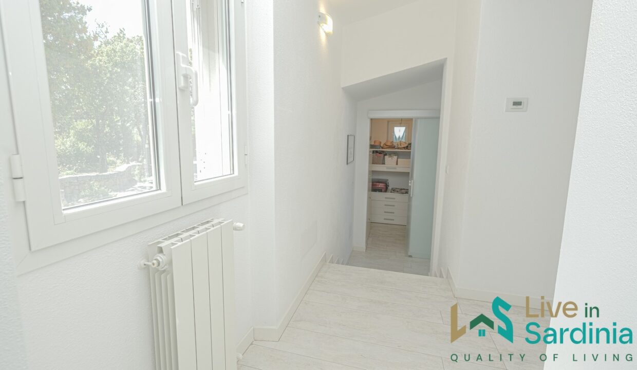 Beachfront-Villa-For-Sale-Costa-Smeralda (99)
