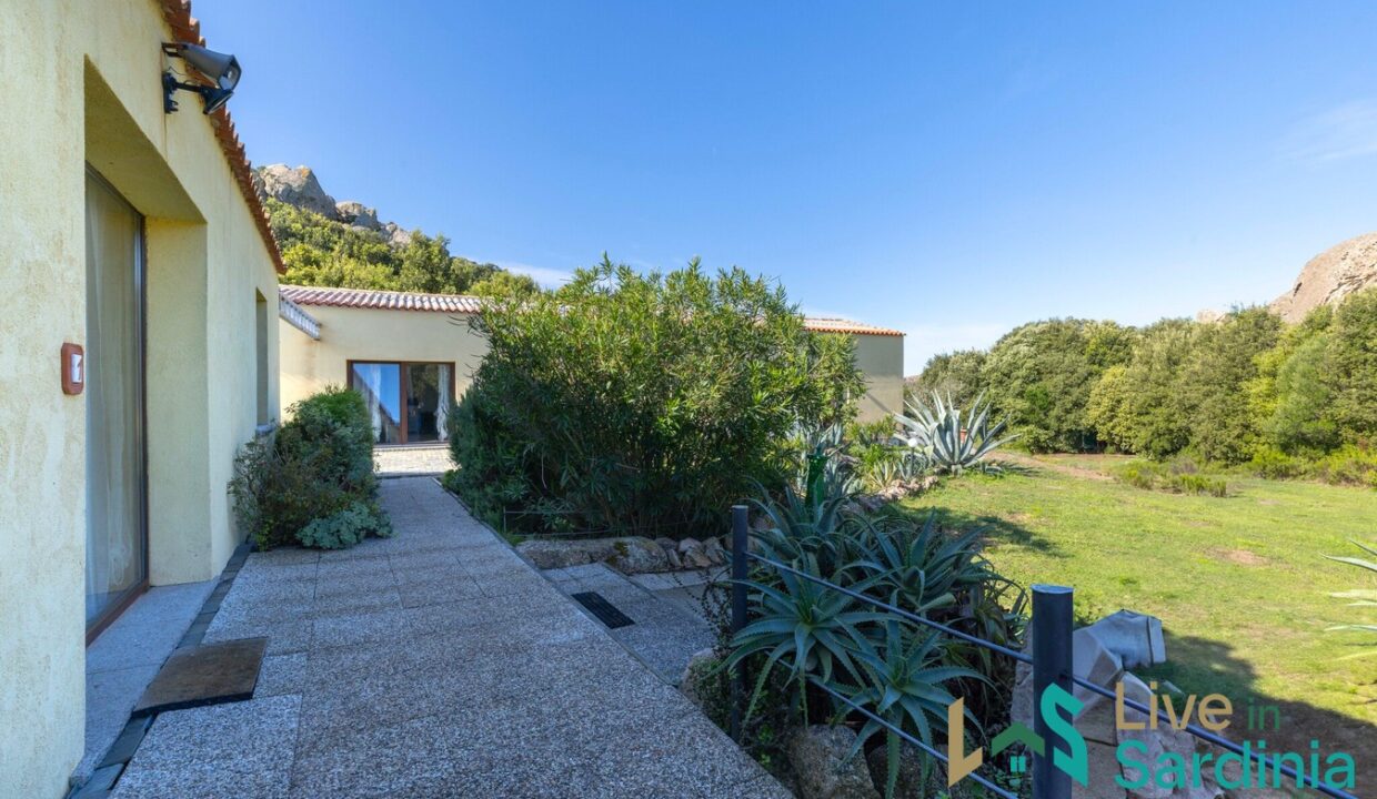 Country-Home-for-Sale-Aglientu (11)