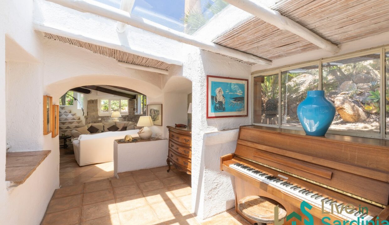 Sea-View-Villa-for-Sale-in-La-Celvia-Porto-Cervo (23)
