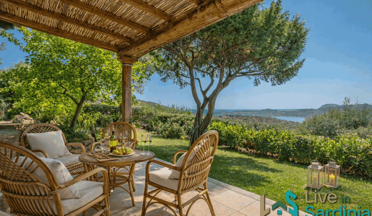 Sea view garden of villa near san pantaleo overlooking the gulf of cugnana
