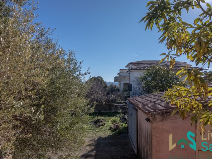 Detached house with garden in Telti